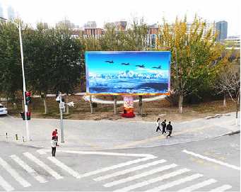 绥江户外大屏广告投放要点。